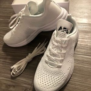APL Women’s Running Shoes Sz 8 Brand New **SOLD!!